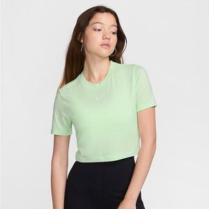 Nike Sportswear Essential Women's Slim Cropped T-Shirt | size small